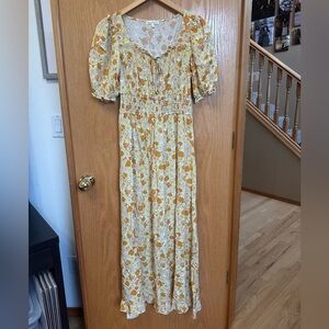 Beautiful floral dress. Size Small.
